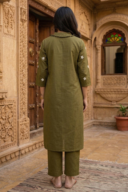 Green Embroidered Kurta & Pant